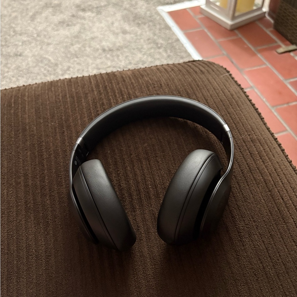 Beats Studio Pro Wireless Noise Canceling Headphones in Black